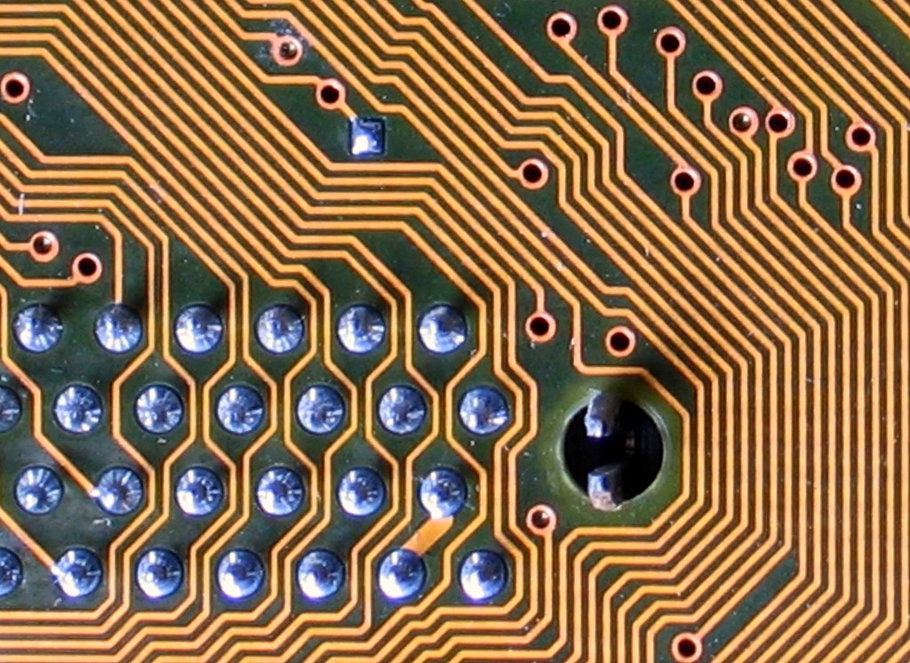 Bizarre Metal Conducts Electricity but not Heat